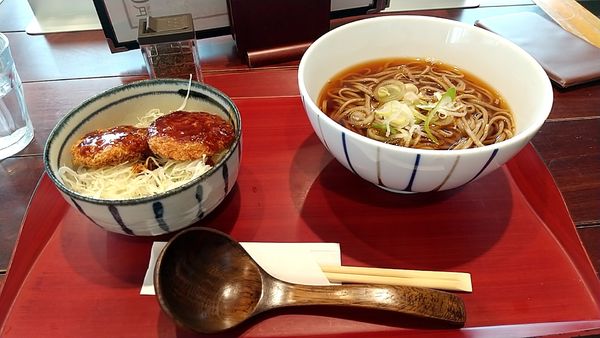 「かけそば　ソースカツ丼セット（７７０円）」@そばじ アトレ川崎店の写真