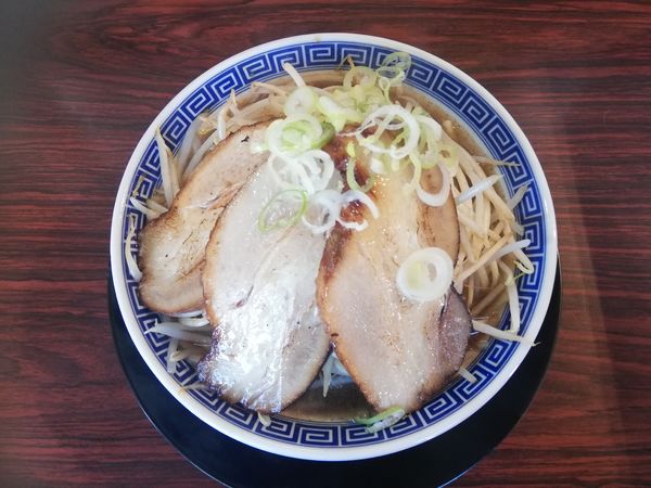 「伏竜ラーメン(黒しょうゆ)野菜マシチャーシュー麺 870円」@らーめん伏竜 本店の写真
