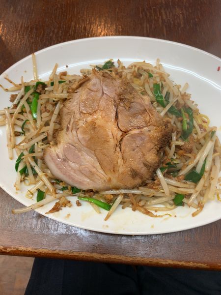 「皿台湾（750円）+チャーシュー（180円）」@人生餃子の写真