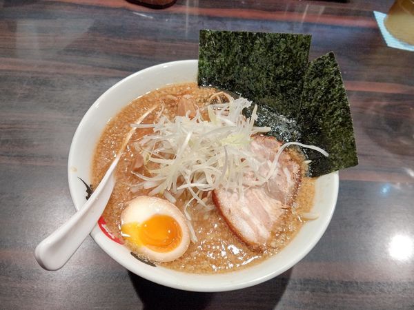「環七ラーメン(並盛・140g)780円」@環七ラーメン 周麺の写真