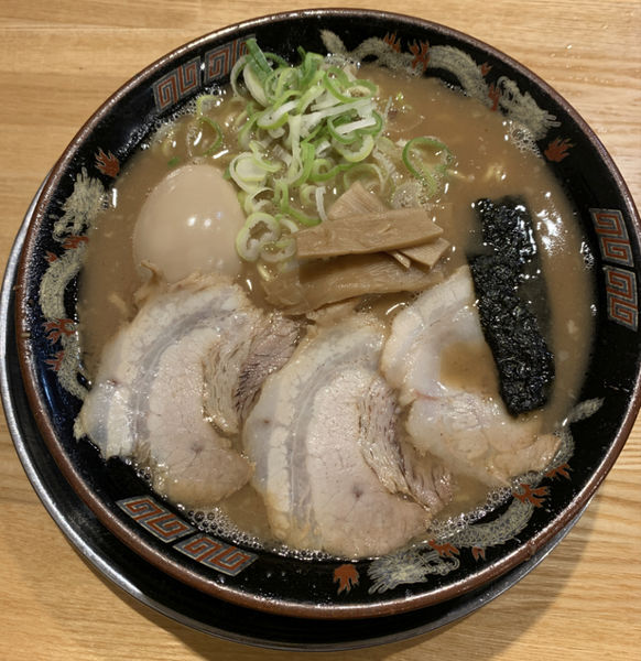 「とんこつラーメン 半熟煮卵」@宮崎とんこつラーメン 風来軒 大阪本店の写真