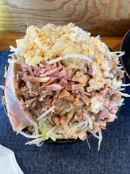 「豚ざむらい大盛り　ほぐしチャーシュー」@替玉無双 豚ざむらいの写真