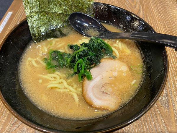 「ラーメン　750円」@横浜家系ラーメン 銀家 川崎銀柳街店の写真