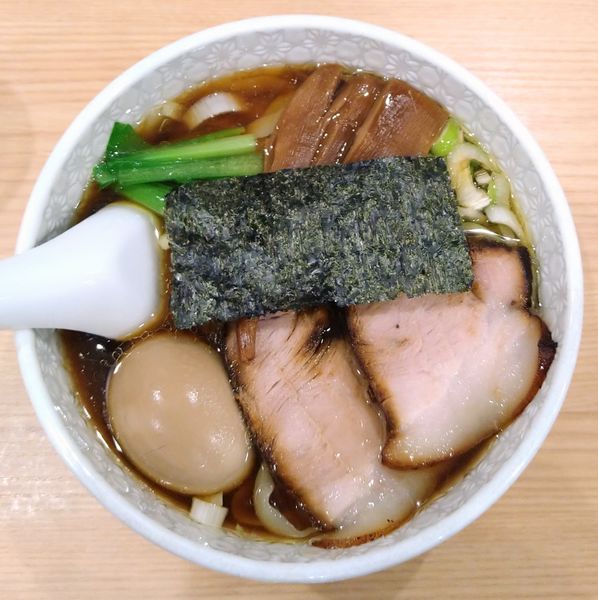 「手揉みらーめん＋味玉」@麺や 麦ゑ紋の写真