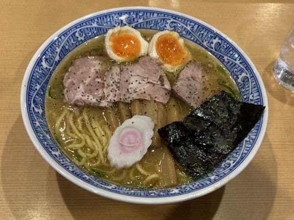 「特製中華そば」@中華そば 青葉 府中店の写真