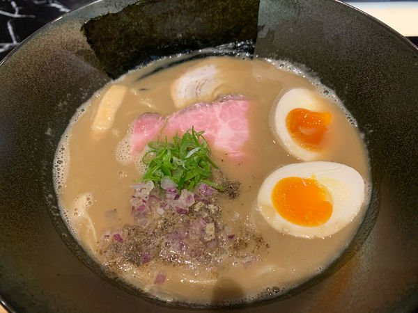 「濃厚魚介豚骨らぁ麺」@麺や SO林の写真