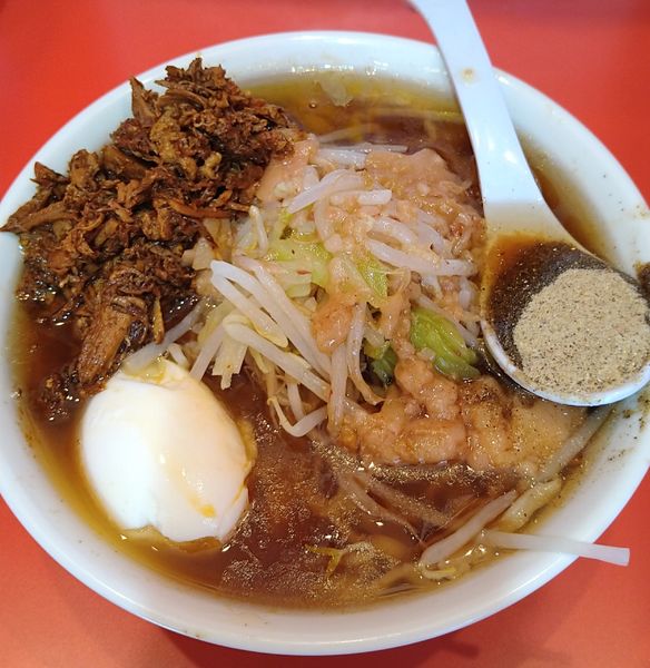 「らーめん+ほぐし豚､煮干し粉､割れ、」@麺屋 桐龍 久喜店の写真