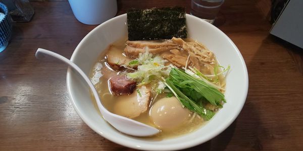 「特製ゆず香る白醤油らーめん炙り・チャーシューご飯」@麺処 びぎ屋の写真