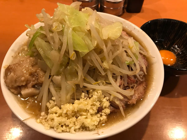 「豚麺（豚2枚）生玉子」@麺屋 長次郎の写真