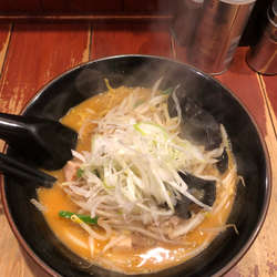 オロチョンラーメン(880円)