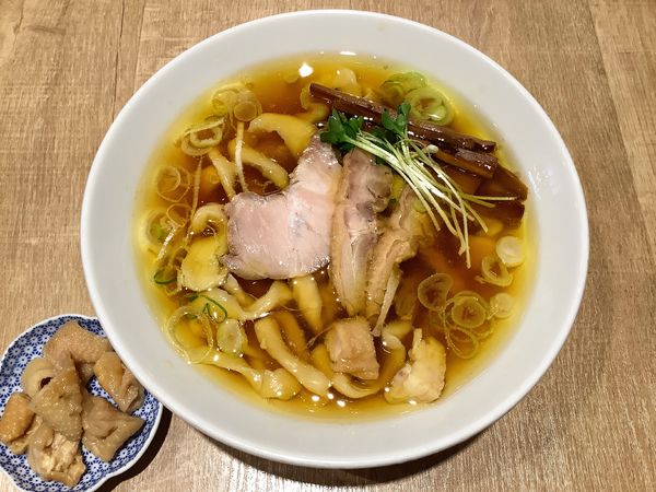 「親鶏中華そば+親皮+かき揚げ小丼」@手打 親鶏中華そば 綾川の写真