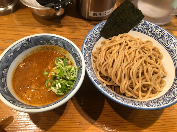 「辛つけ麺 (850円)」@道玄坂マンモスの写真