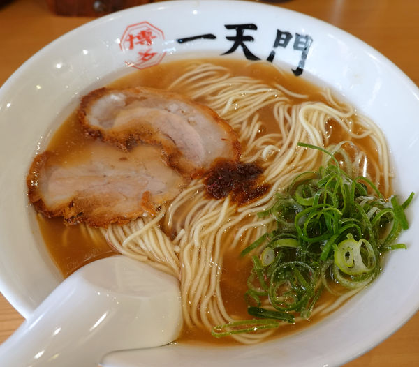 「ラーメン 700円（青ダレ・バリカタ）+ 替玉 クーポン利用」@博多ラーメン一天門の写真