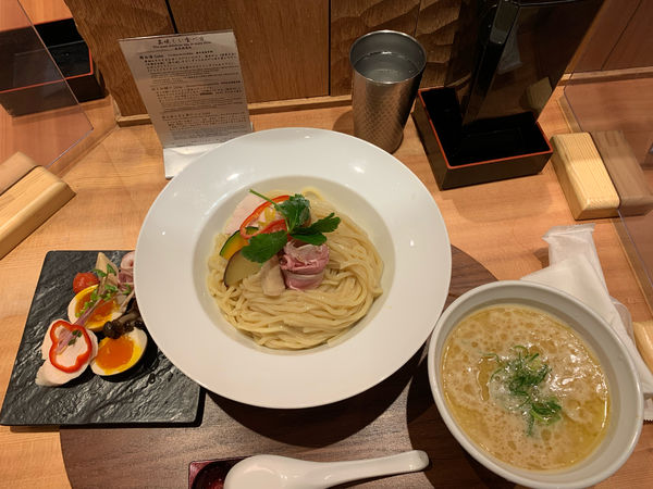 「特製鶏白湯と貝と節つけsoba」@銀座 篝 六本木ヒルズ店の写真