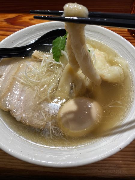 「特製塩らーめん」@純手打ち 麺と未来の写真