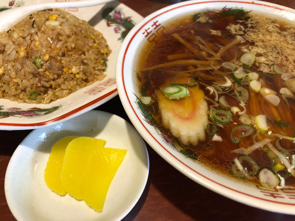 「ニンニクラーメン＋チャーハン」@関所食堂の写真