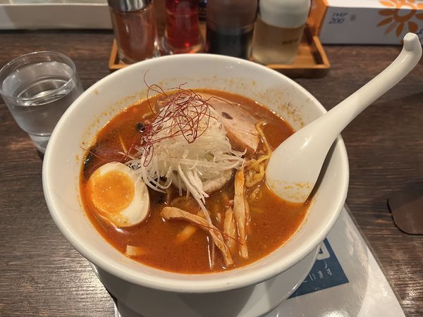 「辛味噌ラーメン」@麺屋 雪風 すすきの店の写真