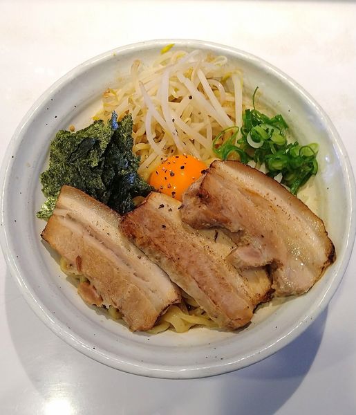 「ぶたぶたまぜそば 1030円」@ぶっと麺 しゃにむにの写真