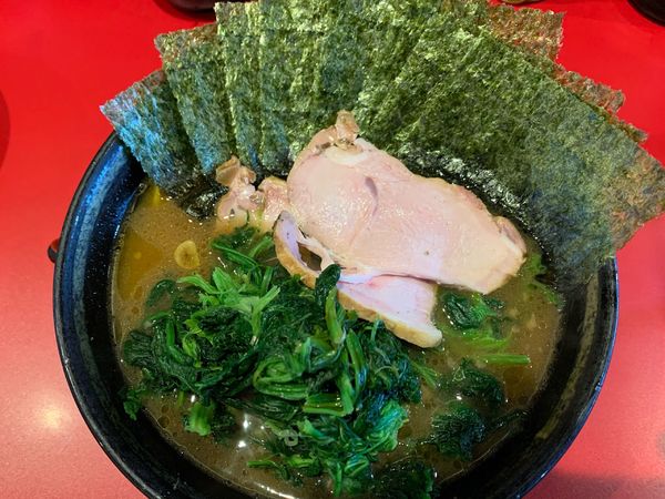 「Aトッピング　燻製チャーシュー１枚」@家系ラーメン 稲葉家の写真