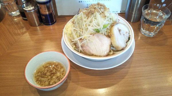 「小ラーメン コール：野菜ニンニク脂マシ+豚かすアブラ」@麺処 ほん田 東十条店の写真