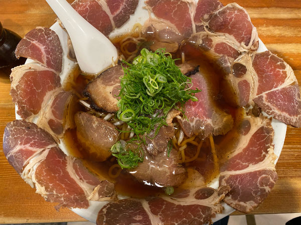 「焼豚満開目出鯛横丁そば ¥1,400」@横丁そば 小西湖の写真