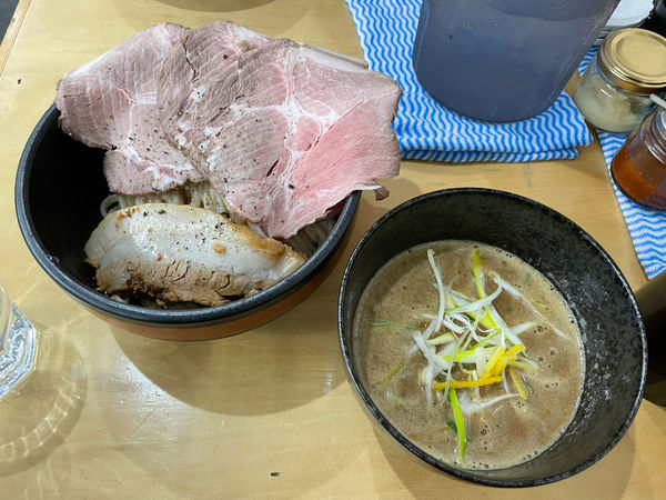 「つけ麺　並　レアチャーシュー増し」@らーめん専門店 Dragon MAN 吹田店の写真