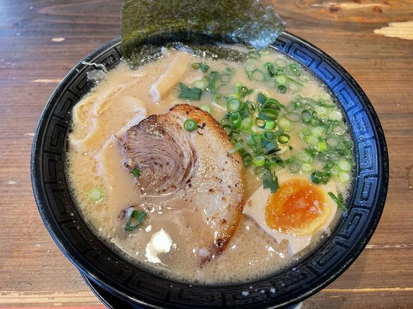 「とんこつラーメン」@どでかっちゃん 木更津店の写真