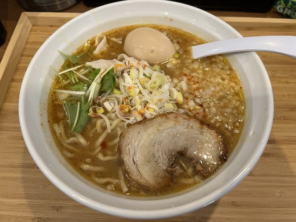 「限定カレー味噌らぁめん1000円+煮卵100円」@らぁめん 麺彩家の写真