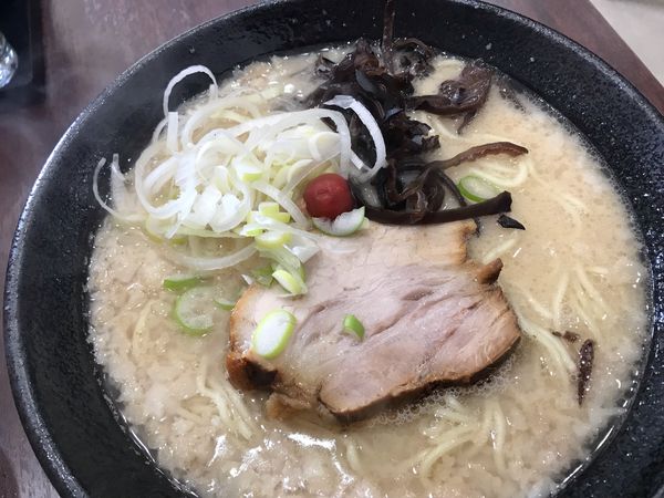 「限定　背脂豚骨」@中華蕎麦 萌芽の写真