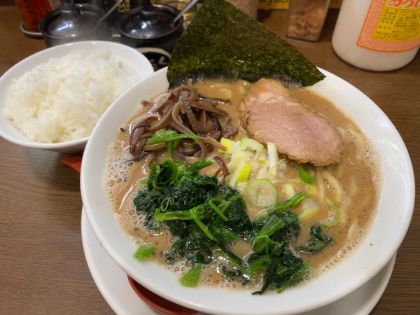 「ラーメン＋ライス」@うまいヨ ゆうちゃんラーメンの写真