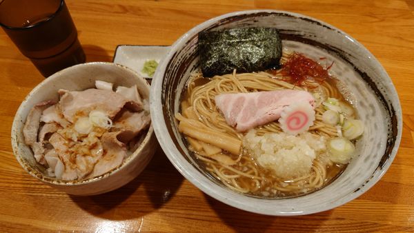 「【限定】鯛の煮干しそば 中930円 + 低温チャー丼380円」@麺屋 ひな多の写真