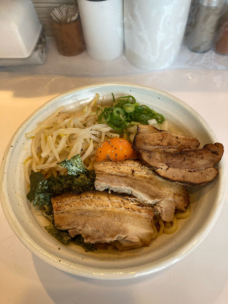 「ぶたぶたまぜそば」@ぶっと麺 しゃにむにの写真