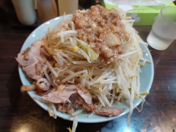 「中ラーメン」@立川マシマシ 8号店の写真