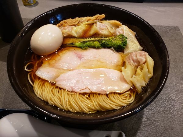 「ワンタン醤油らぁ麺　味玉」@Ramen Break Beatsの写真