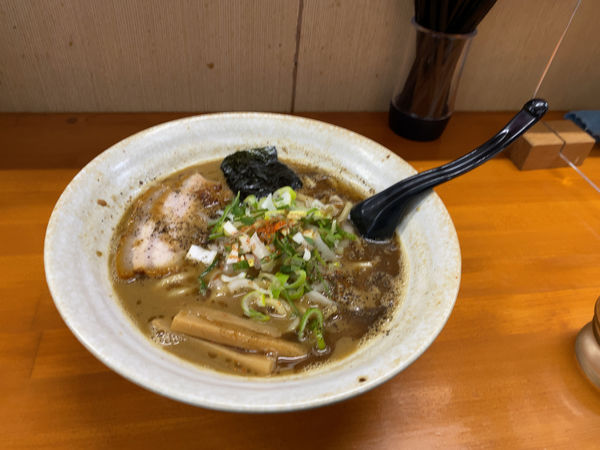 「らーめん 900円」@自家製麺 福は内の写真