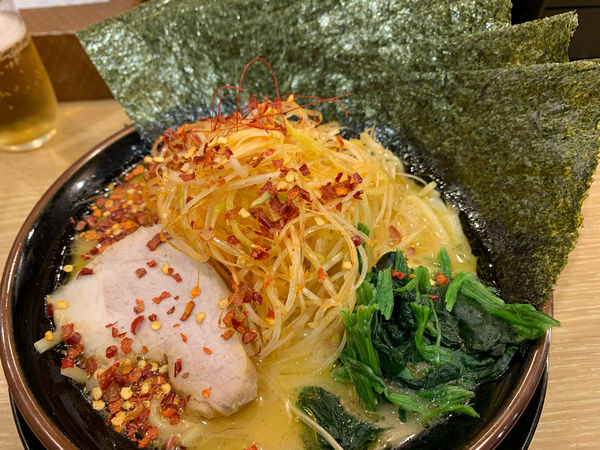 「辛ネギラーメン　のりTP」@横浜家系ラーメン ぎん家 名古屋駅西口店の写真