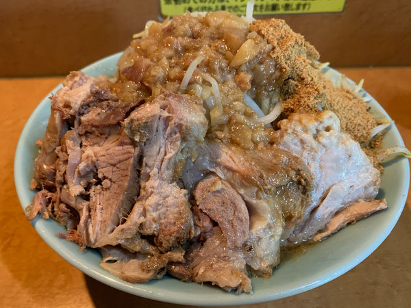 「小ラーメン　豚マシ　魚粉　もち　ヤサイマシアブラマシマシ」@立川マシマシ ロイヤルスープの写真