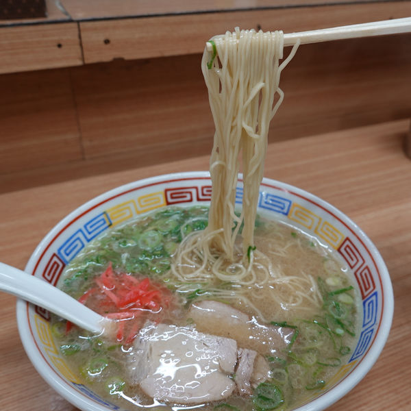 「ラーメン 550円（カタメ）」@博多一心亭の写真