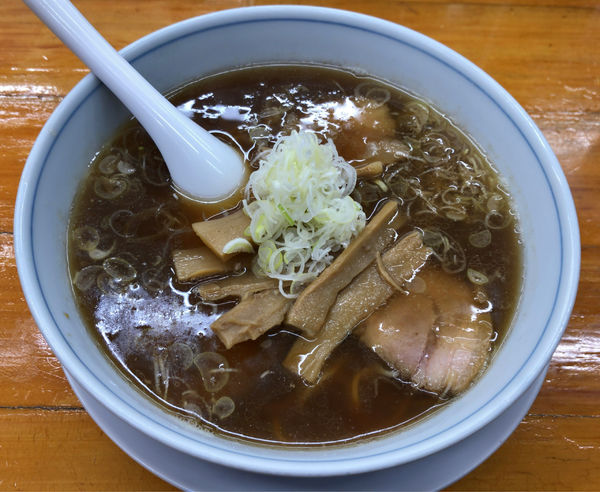 「中華麺（ハーフ、チャーシュー） 薬味多めアブラ多め　870円」@中華そば専門店 勝やの写真