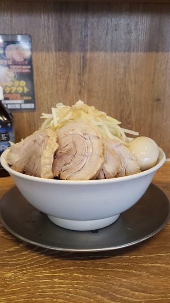 「豚玉ラーメン豚増し2枚」@ジャンクガレッジ 東大宮店の写真