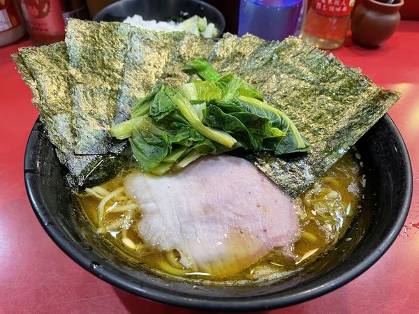 「中盛　海苔　麺固め　油ちょっと多め」@家系総本山 ラーメン吉村家の写真