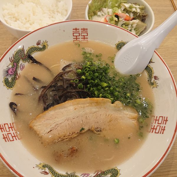 「十割ラーメン(細麺)750円、Aセット250円、替玉150円」@ぎょらん亭 西早稲田店の写真