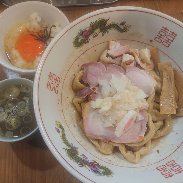 「油そば850円、トリュフオイル卵かけご飯50円」@MENクライの写真