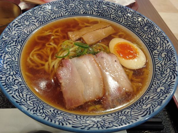 「昔ながらの中華そば　４５０円（新春大感謝祭価格）」@釜焼き叉焼つけ麺 五代目春樹 北千住店の写真