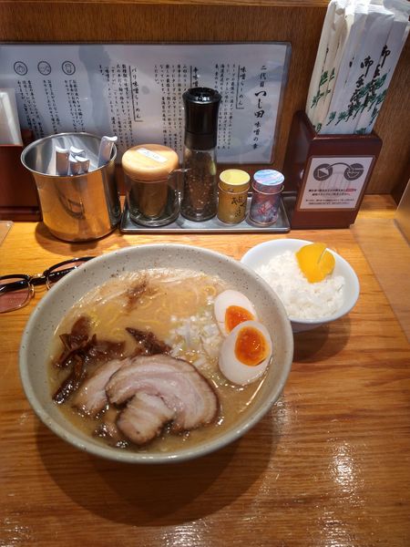 「特製味噌らーめんセット　1050円」@つじ田 味噌の章 飯田橋店の写真