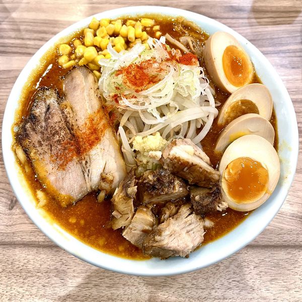 「【限定】特製ピリ辛濃厚味噌ラーメン＋味玉」@くじら食堂 nonowa東小金井店の写真