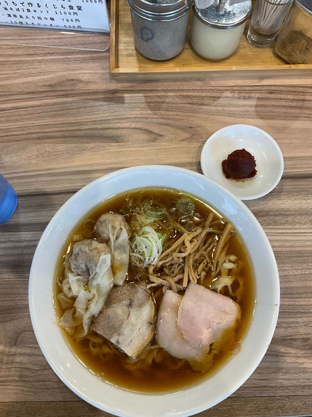 「醤油ワンタン+辛玉」@くじら食堂 nonowa東小金井店の写真