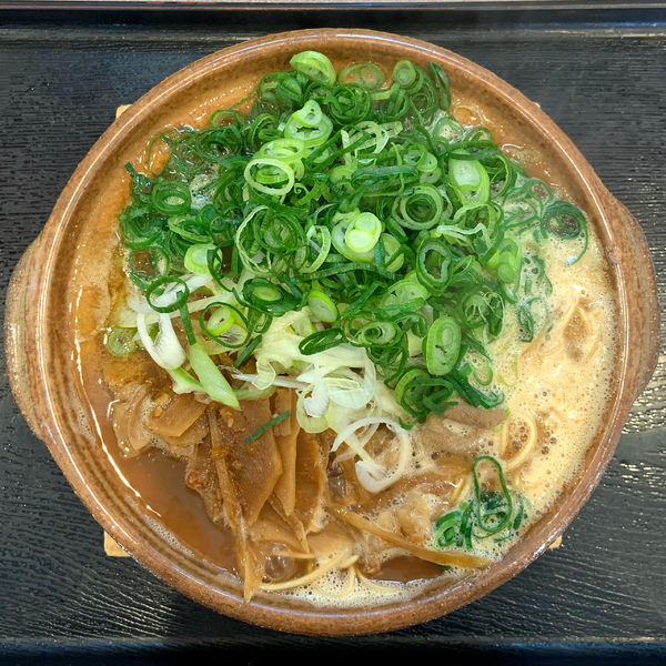 「【期間限定】九条ネギともつ煮込みラーメン（990円）」@仏跳麺 坂元店の写真