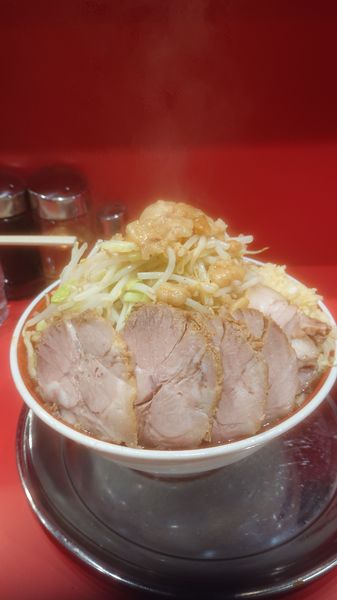 「大豚入りW麺マシ600g  野菜  ニンニクマシ  アブラ」@ラーメンタロー 蒲田の陣の写真