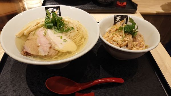 「鶏塩らぁ麺 親子丼」@超純水採麺 天国屋の写真
